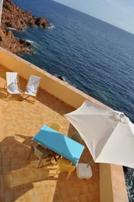 Waterfront house in an exceptional location - Image 4