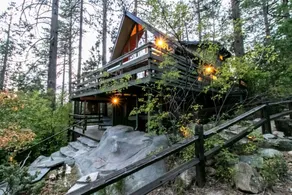 Whiskey Creek Cabin - Image 2