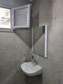 Beautiful 2 bedroom with parking - Image 3