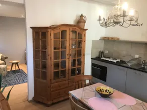 2 bedroom garden apartment 5 min from city and train station - Image 3