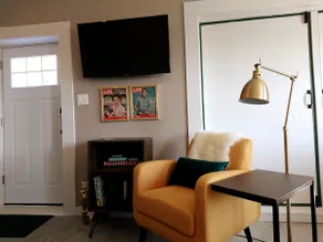 Tranquil Carriage House*MCM *Country *Wildlife - Image 3