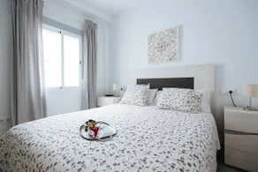 Wohnung mit Terrasse und spektakulärer Aussicht - Image 3