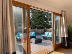 2 Bed: hot tub + 7 min walk to beach (sleeps 6) - Image 3