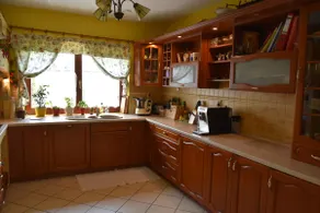 Comfortlable house with garden - Image 5