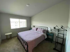 Lovely 2-bedroom condo w/ free parking on premises - Image 4