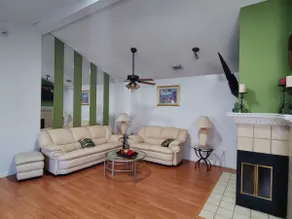 Quiet townhouse Backyard. Pet friendly. I-95. - Image 2