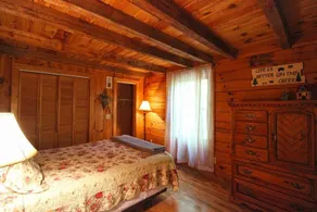 Maggie's Cabin - Image 4