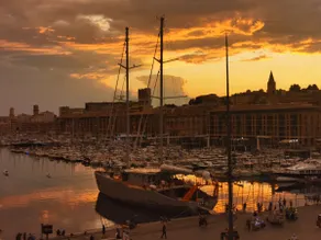 180° Facing the Old Port... Unique View - Image 4