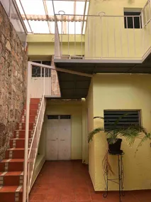 Colonial house in historic downtown - Image 4