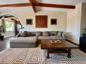 Modern Tropical Bungalow - Short drive to beaches! - Image 2