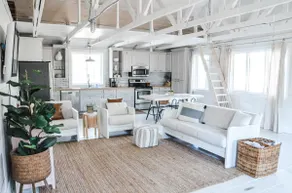 The Shed-King Bed-Boho - Cabin- Grand Piano- WiFi - Image 4