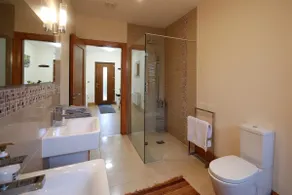 Luxurious Apartment in Malone, South Belfast - Image 4