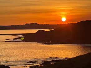 Beach Front-Sunset Views Sunderland Bay - Image 2