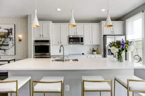 Lux Urban Retreat★Easy access to it all!★Fast WIFI - Image 2