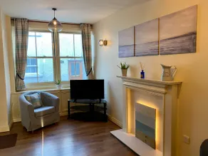 Flamborough Rock House & Cottage - village centre location - sleeps 12 - Image 3