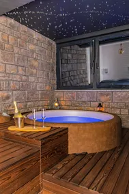 Jacuzzi /Garage/Flex SelfCheckIns 20 /Star Ceiling - Image 3