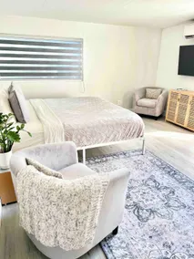 Cozy Eco Private Studio 10 min to Downtown & Beach - Image 5
