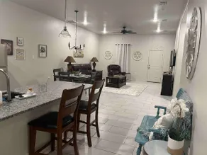 Honey’s House cute and cozy townhome - Image 5