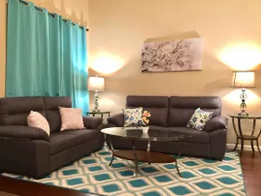Sweet Big House Near Downtown Airport Sacramento - Image 2
