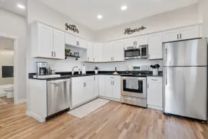 Cottage walking distance to capitol & downtown - Image 4