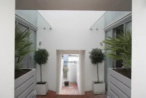 Central Brighton Stunning Townhouse with Parking, Fast Wifi & Garden - Image 2