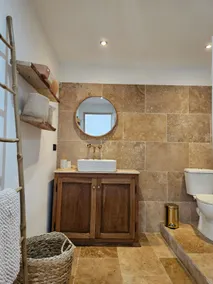Lovely apartment in a stone building - Image 2