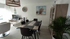 Bright 74 m² beachfront 2 bedroom - Image 4