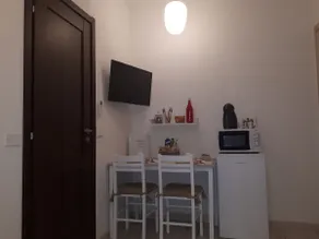 Sabrina's Room B-2 with private bathroom - Image 4