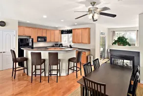 Large Townhouse In GlenRiddle Community #102 - Image 3