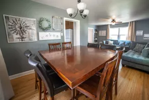 Spacious Downtown Home - Image 4