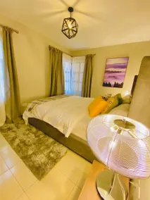 Superb ONE Bedroom Apartment near CBD. Amazing! - Image 2