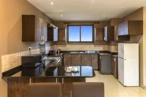 Luxurious 2 bedroom serviced apartment - Image 2