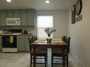 Cozy cabin-like 2 bedroom home - Image 5