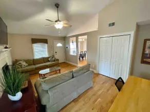 Lowcountry Oasis - 3 bed 2 bath - 5 min to the beach - fenced in yard - Image 4
