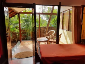 Red Wooden cottage 50 meter from Beach - Image 3