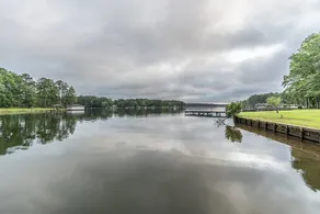 Lake House Retreat! | In der Nähe von ~ Marina / Restaurants / Lebensmittelgeschäft | Entspannen Sie sich / Fisch / Boot / Nichts - Image 4