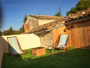 Large farmhouse near L'Isle-sur-Sorgues - Image 3