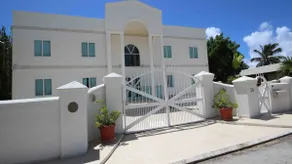 Poolside at Sunrise Place - Image 4