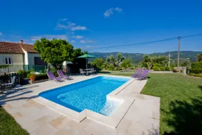 Loft style apartment with pool. - Image 2