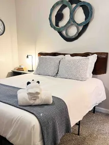 Cozy 2-Bedroom - The Caroline - Dogs Allowed! - Image 5