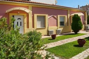 Villa Elli 2 Beach-front villa with garden - Image 4