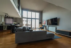Minimal Brand New Loft next to Subway - Image 4