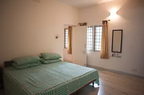Emerald Lake Bungalow - Image 4