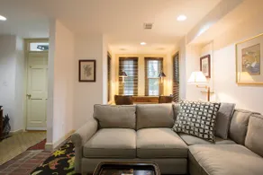 Georgetown Modern Chic 1 Bedroom - Image 3