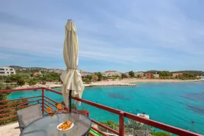 Seafront apartment + BBQ + Boat! - Image 4
