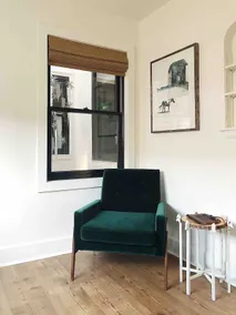 Cozy Lincoln Park Atrium Suite - Image 2