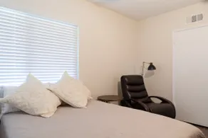 North Upland House with a Pool (30 nights minimum) - Image 5