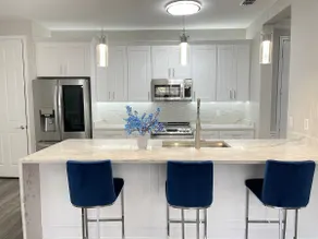 Luxury 2B2B APT Near Convention Center, Universal - Image 4