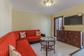 4 BR VILLA PLAYA DEL DUQUE, WIFI - Image 4