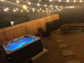 Hot tub - Firepit - Garage - 5 min. to downtown! - Image 4